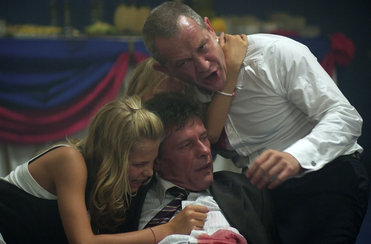 Кадры из Опасная гастроль (2009)