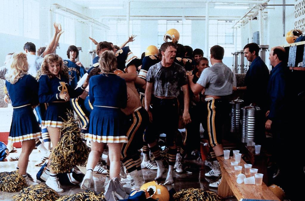 Кадры из Джонни, будь хорошим (1988)