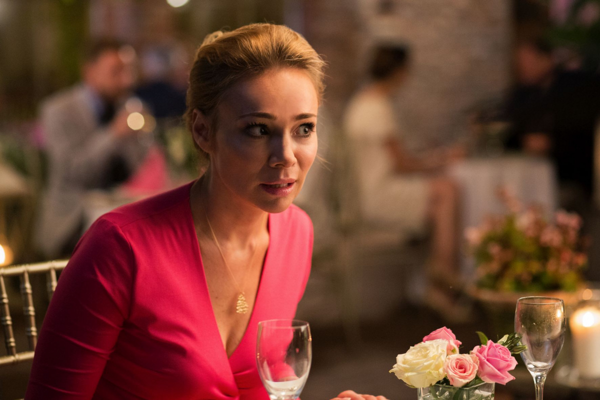 Кадры из Притворись моим женихом (2018)