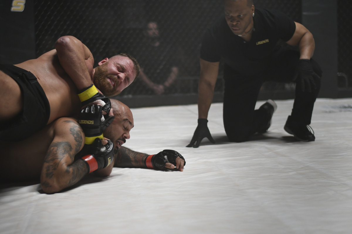 Боец в клетке (2020)