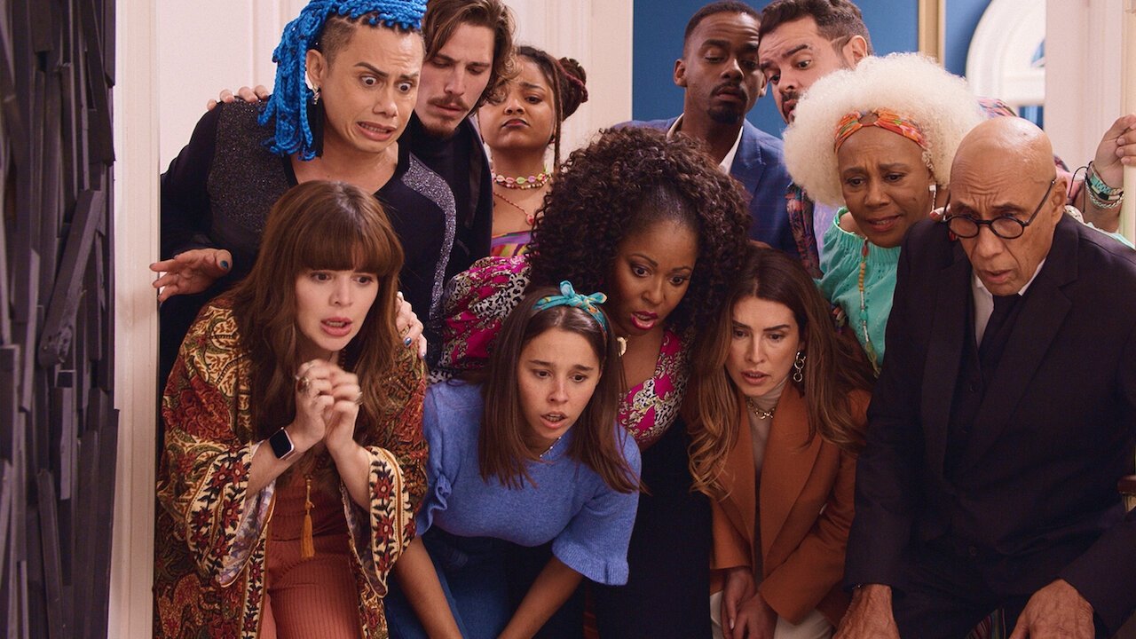 Кадры из Не вызывая подозрений (2022)